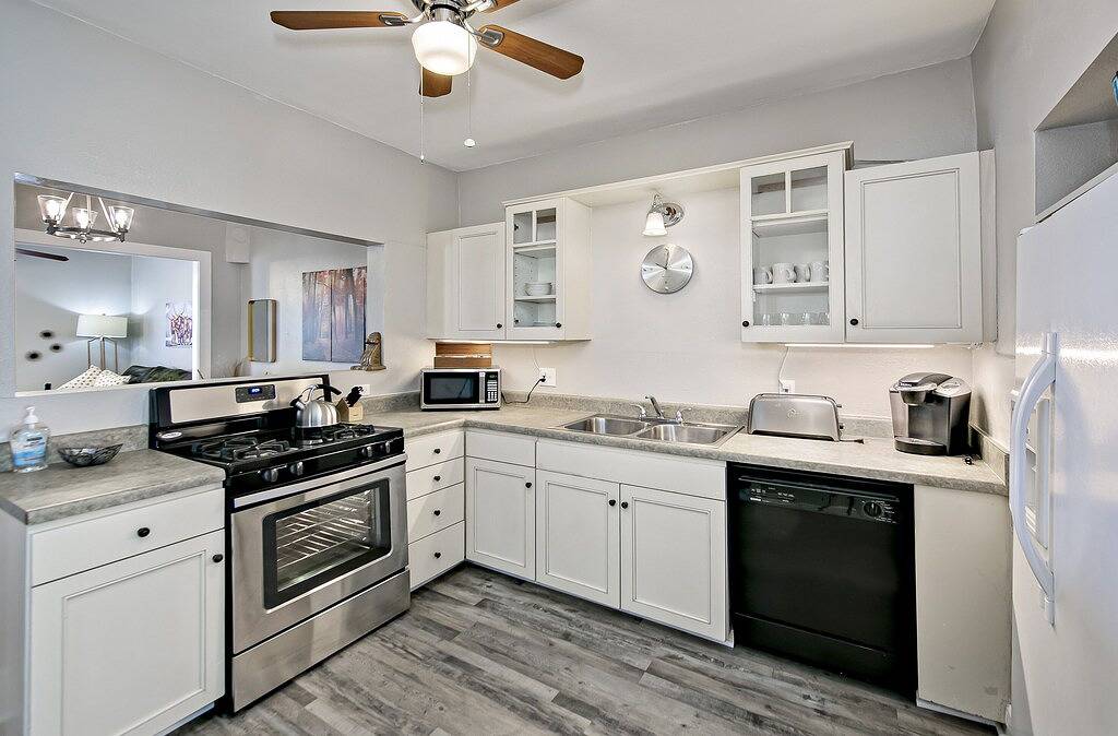 Just over 2 blocks to the Courthouse Square ! in Prescott, Yavapai County