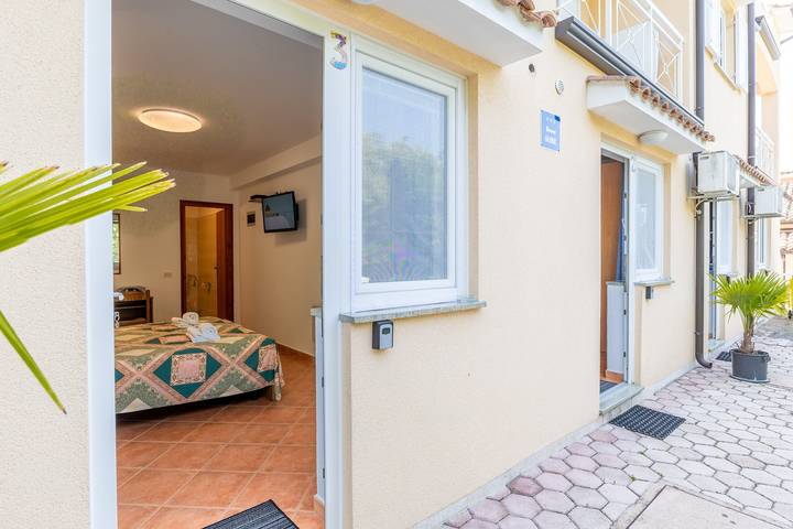 Ferienwohnung für 2 Personen, mit Balkon/Terrasse, mit Haustier in Poreč - 4