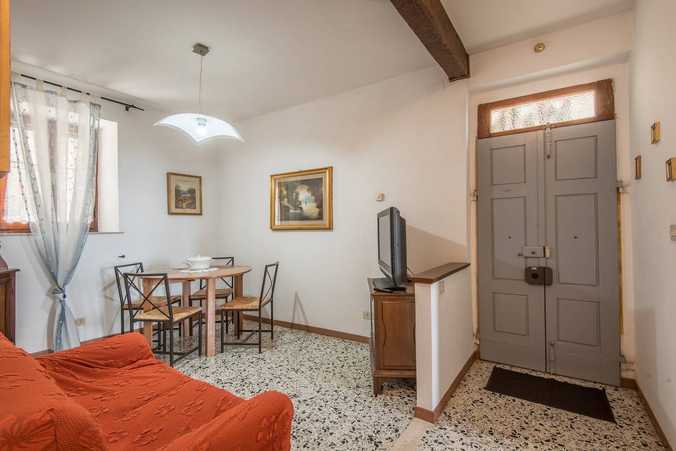 Ganze Wohnung, Ferienwohnung 'Lo Zio Ezio' mit Bergblick und Wlan in Montepulciano, Siena Provinz