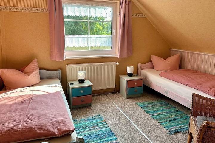 Ferienwohnung für 4 Personen, mit Balkon und Whirlpool sowie Garten in Heidesee - 2