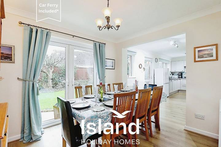 Beach house for 8 people, with garden, child-friendly on the Isle of Wight