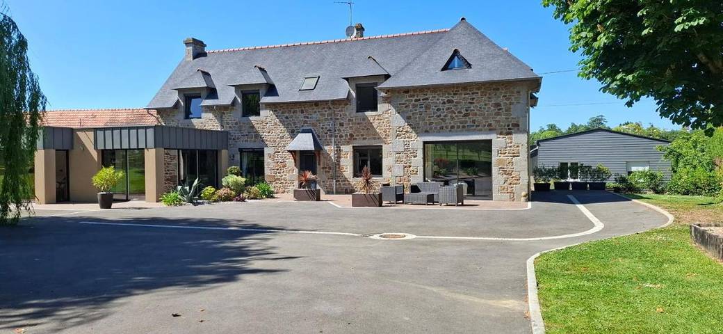 Chambre d’hôte pour 2 personnes, avec vue ainsi que terrasse et jardin à Le Val-Saint-Père