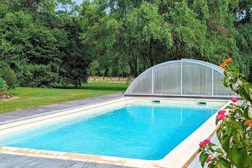 Gîte pour 4 personnes, avec piscine et jardin à Bellon