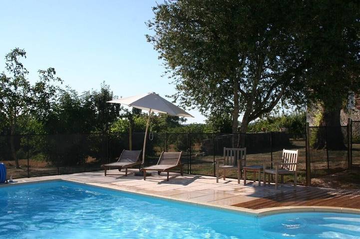 Cottage pour 2 personnes, avec jardin et terrasse, animaux acceptés à Tocane-Saint-Apre