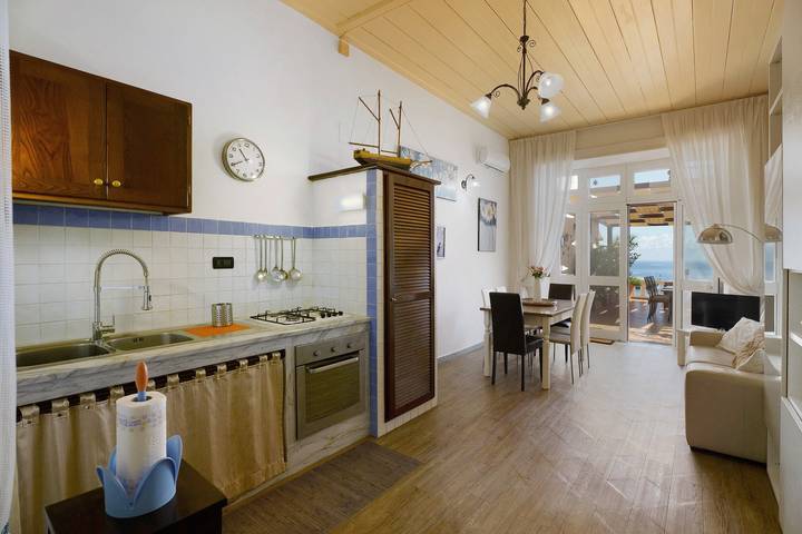 Ferienhaus 'Villino Dei Fiori' mit Meerblick, Wlan und Klimaanlage in Casamicciola Terme, Ischia