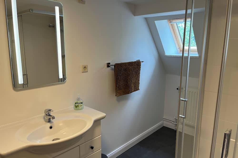 Ganze Wohnung, Bright and modern apartment in historical Umgebindehaus - directly on forest! in Jonsdorf, Zittauer Gebirge