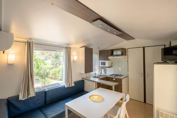 Location de vacances pour 4 personnes, avec piscine ainsi que jacuzzi et terrasse à Auribeau-sur-Siagne - 3