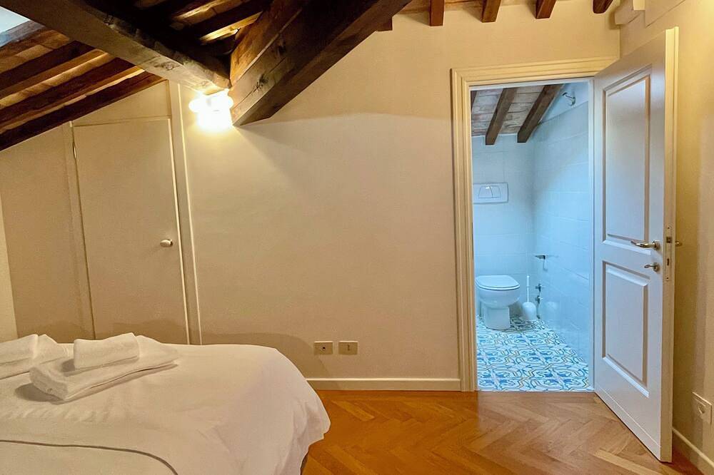 Entire apartment, Boutique apartment- Experience the excitement of a unique stay: ancient and comfortable in Tivoli, Rome Province