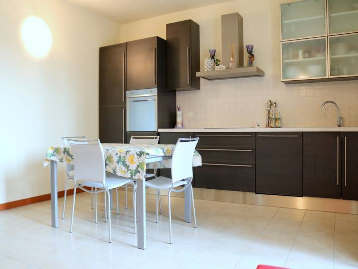 Ferienhaus für 5 Personen, mit Terrasse und Pool sowie Garten in Lazise - 4