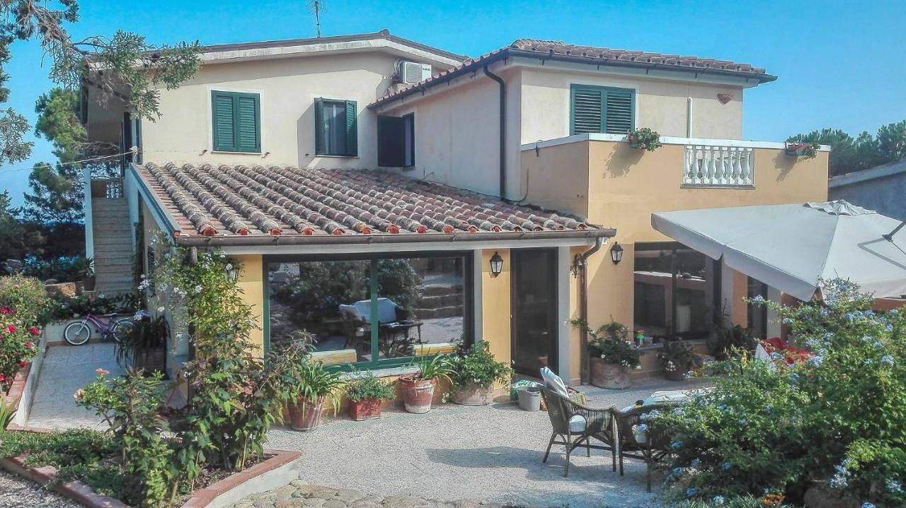 Double or Twin Room with Bathroom in Sas Linnas Siccas, Orosei
