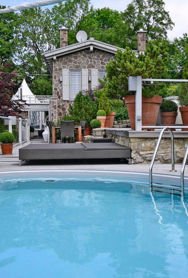 Ferienhaus für 8 Personen, mit Garten und Pool sowie Ausblick und Sauna, mit Haustier in Erfurt