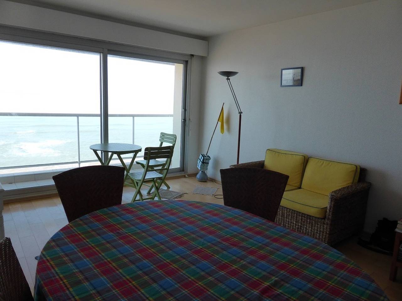 Apartamento entero, Apartamento T3 frente al mar con aparcamiento, 5 plazas in Les Sables-d'Olonne, Vandea