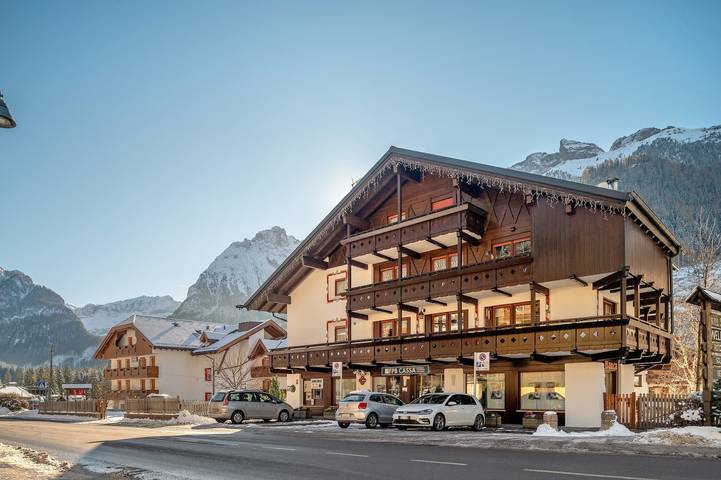 Appartamento intero, Appartamento 'Appartamento 2-3 Persone' con vista sulle montagne, balcone e Wi-Fi in Canazei, Dolomiti Superski