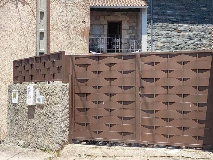 Casa rural para 4 personas, con Balcón y Terraza además de Jardín y Vistas en Hoyos del Espino - 2