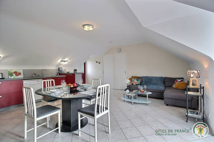Gîte pour 2 personnes, avec Terrasse à Hénanbihen