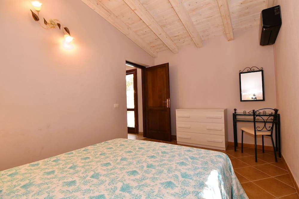 Air-conditioned cottage with garden and barbecue in Rena Majore, Gallura