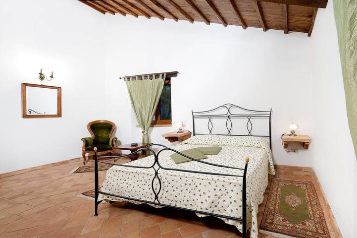 Chambre d’hôte pour 3 personnes, avec Terrasse et Jardin ainsi que Piscine et Vue dans Ombrie - 4