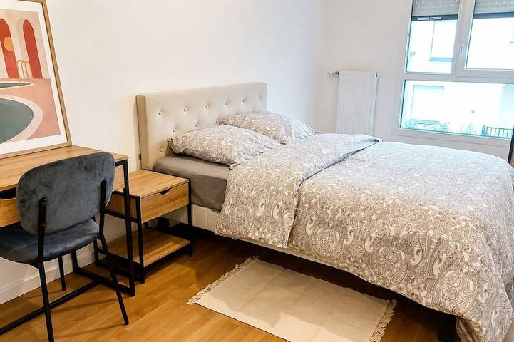 Entire apartment, Belle Chambre pour femme, dans Magnifique F4, 3 Ch in Thiais, Val-de-Marne