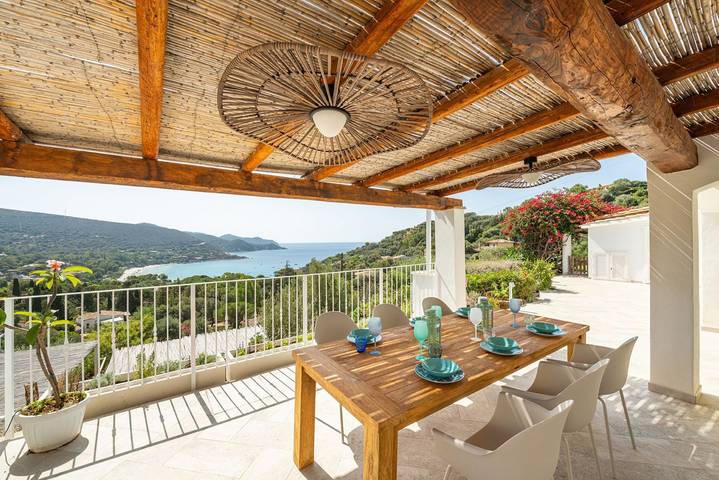 Villa per 5 persone, con vista oceano e giardino a Torre delle Stelle