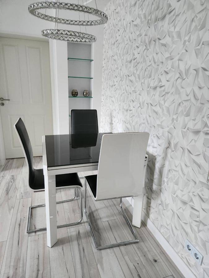 Ganze Wohnung, One-Bedroom Apartment in Pinneberg, Kreis Pinneberg