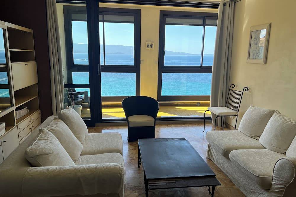 Appartamento intero, Apartment Ajaccio- hyper downtown Place du diamant - sea view in Ajaccio, Golfe D'Ajaccio
