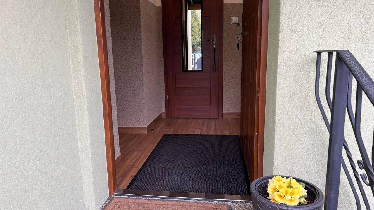 Two-Bedroom House in Bielsko-Biała, Karpaty (Polska)