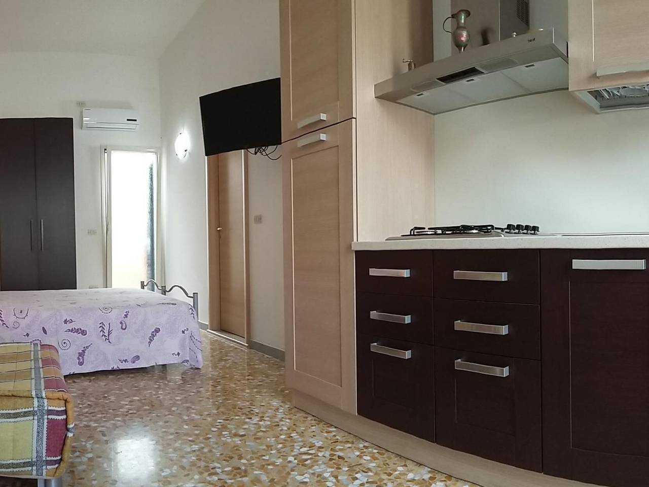 Appartamento intero, Delphin"-Studio mit Terrasse und Garten in Campomarino di Maruggio, Campomarino (Puglia)