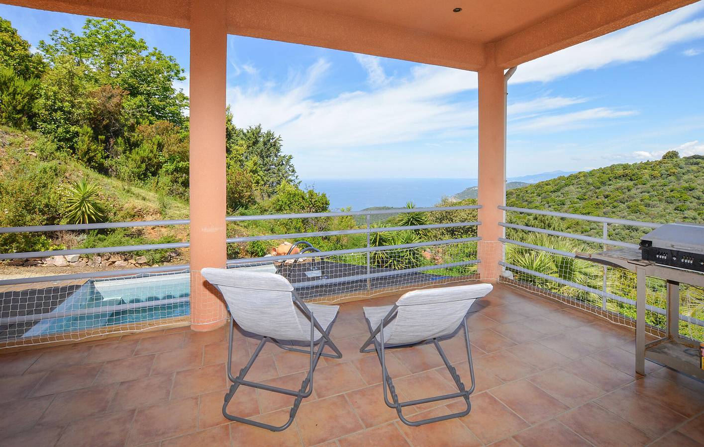 Apartamento vacacional entero, Apartamento con vistas al mar, piscina, aparcamiento y terraza, a 1 km de Villanova in Villanova (Córcega), Region de Ajaccio