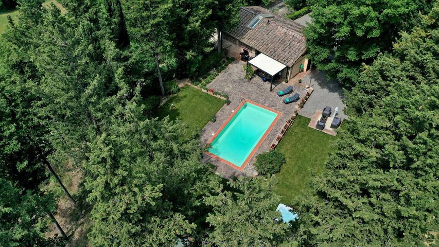 Location de vacances pour 2 personnes, avec jardin ainsi que terrasse et jacuzzi à San Casciano in Val di Pesa - 2