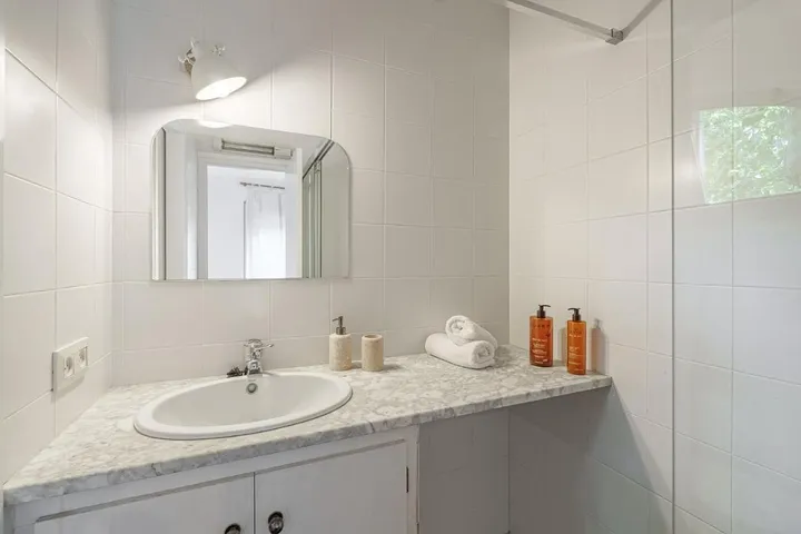 Ferienhaus für 8 Personen, mit Ausblick und Garten sowie Pool - 1