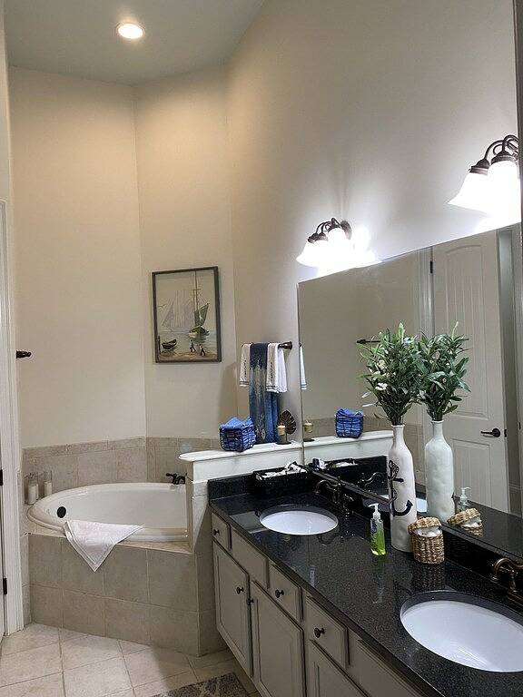 Ganze Wohnung, Waterfront Top Corner Unit,Amazing Sunset Views,Pool&Slide,Marina,Golf, 3 bedrms in Lake Martin