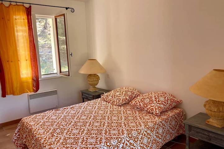 Location de vacances pour 8 personnes, avec terrasse et jardin à Tourtour - 4