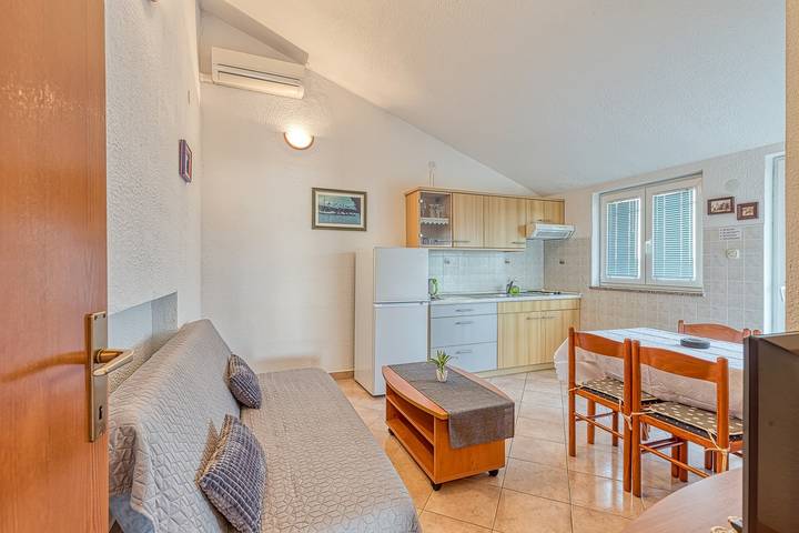 Ferienwohnung für 4 Personen, mit Balkon/Terrasse und Meerblick in Funtana - 4