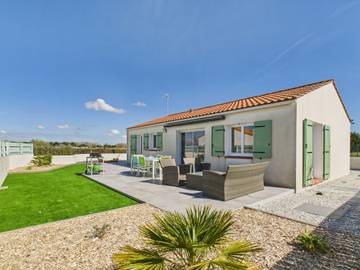 Gîte pour 6 personnes, avec terrasse et jardin dans Plage des Mouettes