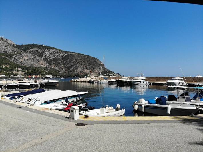 Gîte pour 2 personnes, avec terrasse et vue dans Port Du Sylva Maris Eze