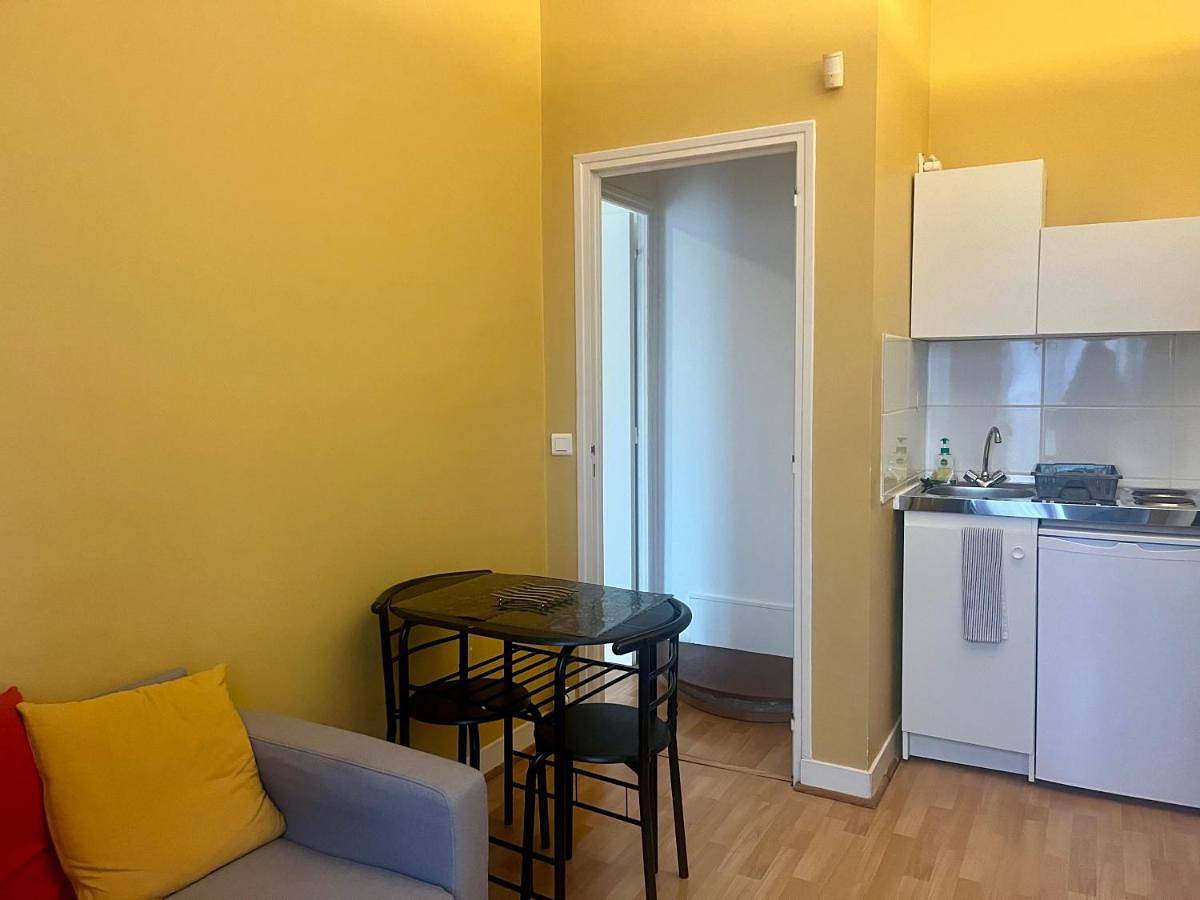 Appartement de vacances entier, Double Room with Private Bathroom in Yerres, Essonne
