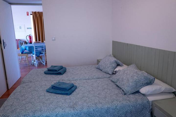 Location de vacances pour 4 personnes, avec vue et vue sur le lac ainsi que piscine et jardin dans Almodôvar - 2