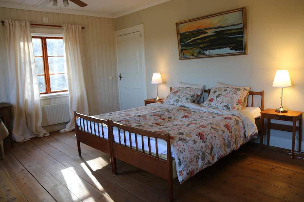 Spacious Farmhouse – Skiing, Forest & Town. Pet-friendly! in Jämtland