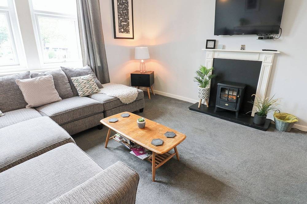 Marden Mews, pet friendly, character holiday cottage in Whitley Bay in Tynemouth, North Tyneside