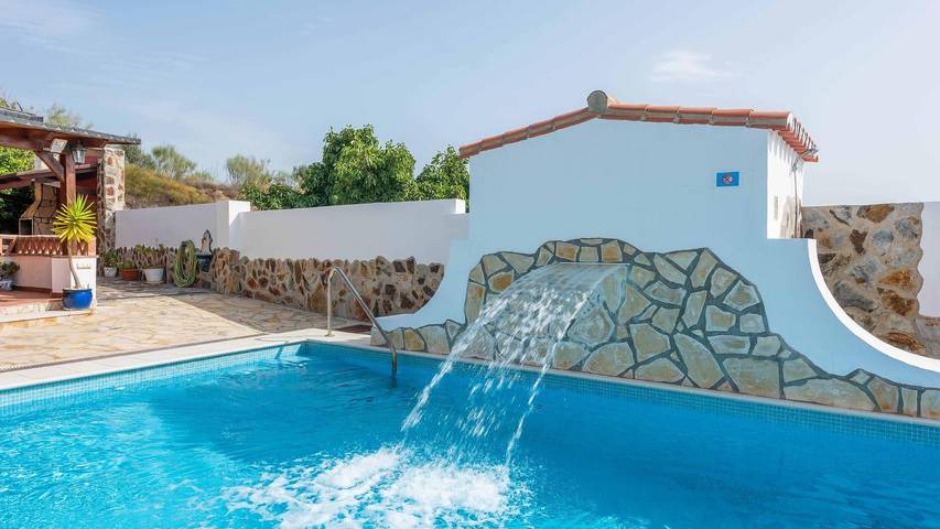 Finca für 4 Personen, mit Balkon/Terrasse und Pool in Vélez-Málaga - 2