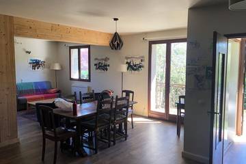 Gîte pour 8 personnes, avec balcon et jardin à Dorres