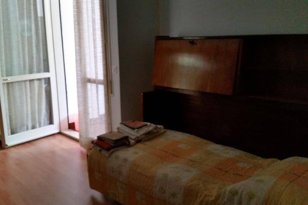 Apartamento entero, Muy tranquila casa de vacaciones de ca de julio rodeada de un parque arbolado in Ferrara, Provincia de Ferrara