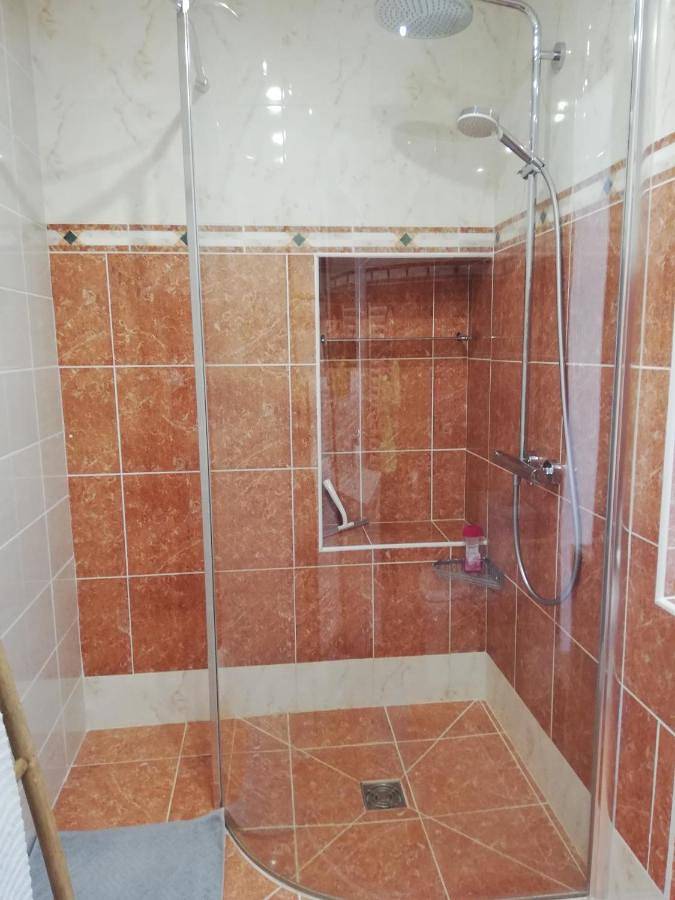 Small Double Room in Mirabeau, Regionaler Naturpark Luberon