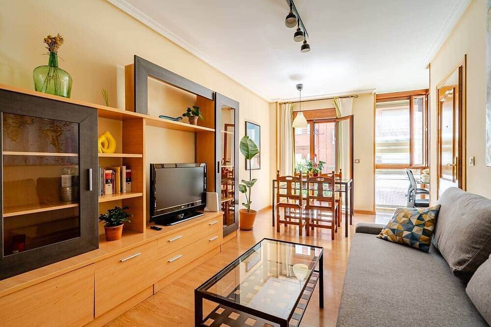Apartamento entero, Luz natural, silencioso y muy bien situado in Chamartín (Madrid), Madrid