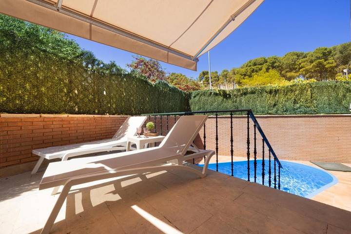 Location de vacances pour 17 personnes, avec Balcon et Jacuzzi ainsi que Terrasse et Jardin à Tudela