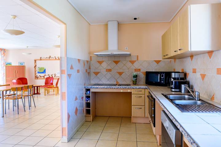 Gîte pour 19 personnes, avec jardin et terrasse, animaux acceptés à Cuers - 2