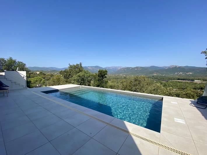 Location de vacances pour 10 personnes, avec balcon ainsi que jardin et piscine dans Pinarellu - 2