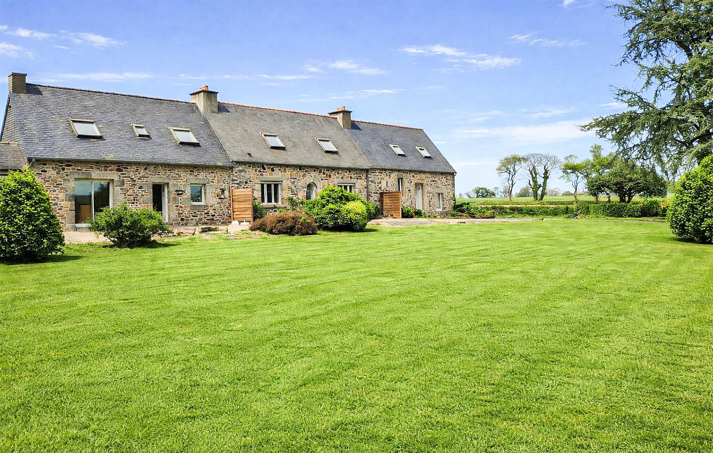Appartement confortable avec jardin et parking, à 1 km de la plage de Grève Sainte-Anne in Rospez, Région de Lannion