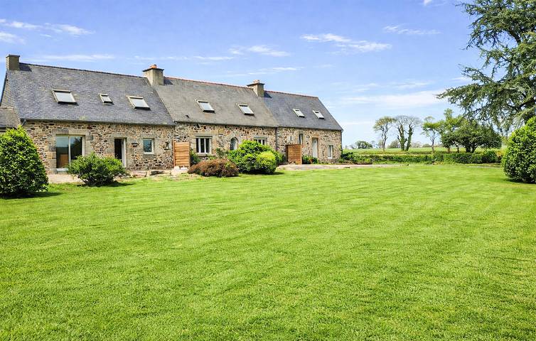 Appartement confortable avec jardin et parking, à 1 km de la plage de Grève Sainte-Anne in Rospez, Région de Lannion