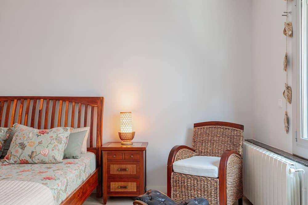 Casa Conquista: Where Catalan Charm Meets the Heart of the City in Platja de l'Estació (Badalona), Badalona